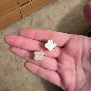 Park Lane Lana earrings WHITE (mother of pearl)